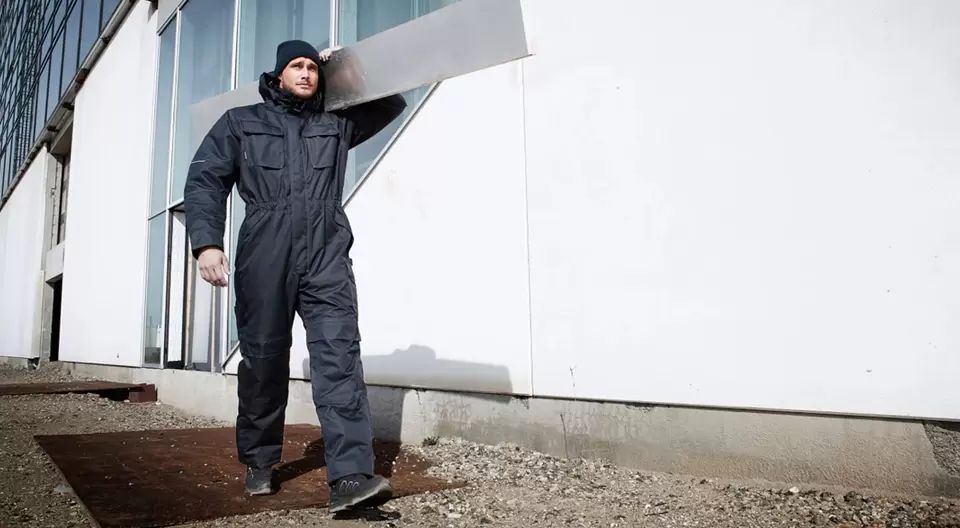 coverall-956465-1737630664